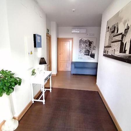 Hostal Hernan Cortes Caces Exteriör bild